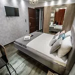 One Of A Kind Luxury In Center Near Helexpo