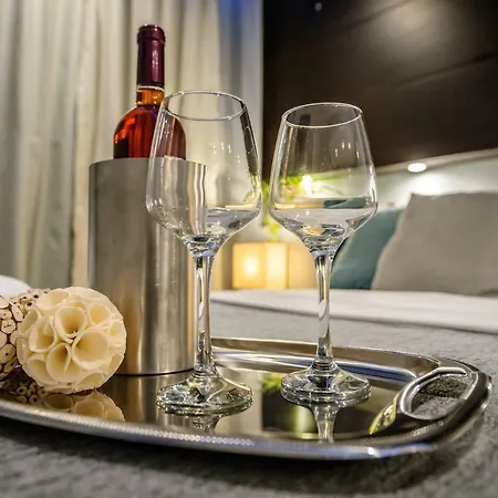 One Of A Kind Luxury In Center Near Helexpo